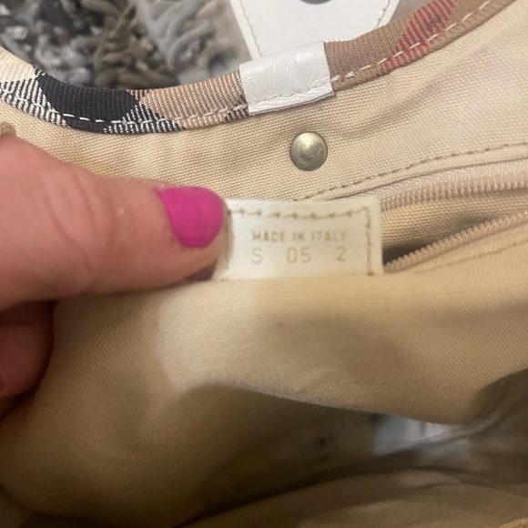 REDUCED PRICE! Authentic Burberry hobo purse. - Picture 4 of 4